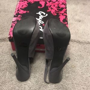 Platform slingback heel